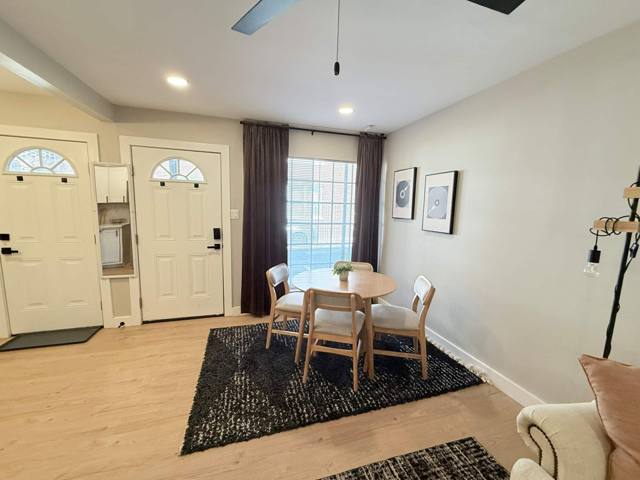 One-Bedroom A photo 3