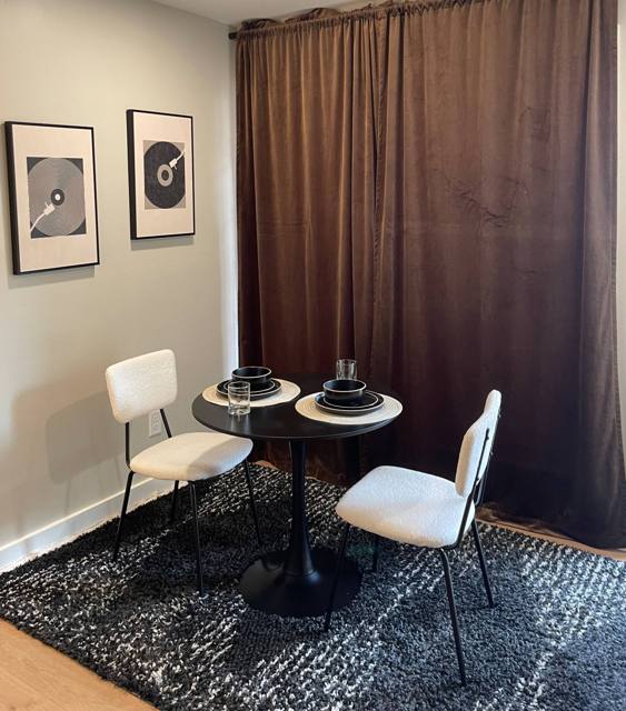 One-Bedroom B photo 2