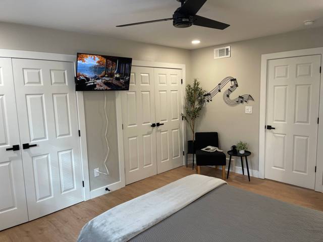 One-Bedroom B photo 6