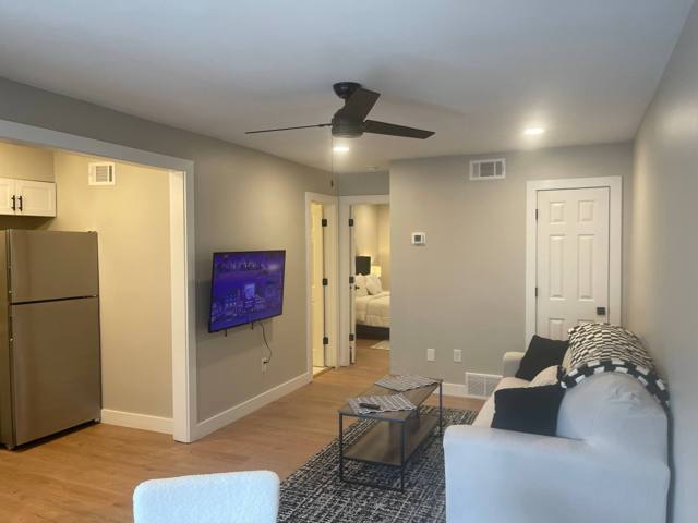 One-Bedroom D photo 1